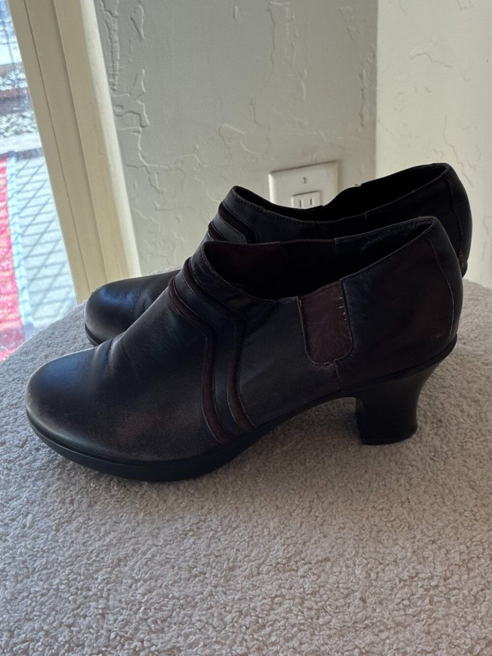 Dansko Women's Shoes Pumps Heels Booties Brown